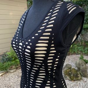 Dress with fun cut-out design❣️